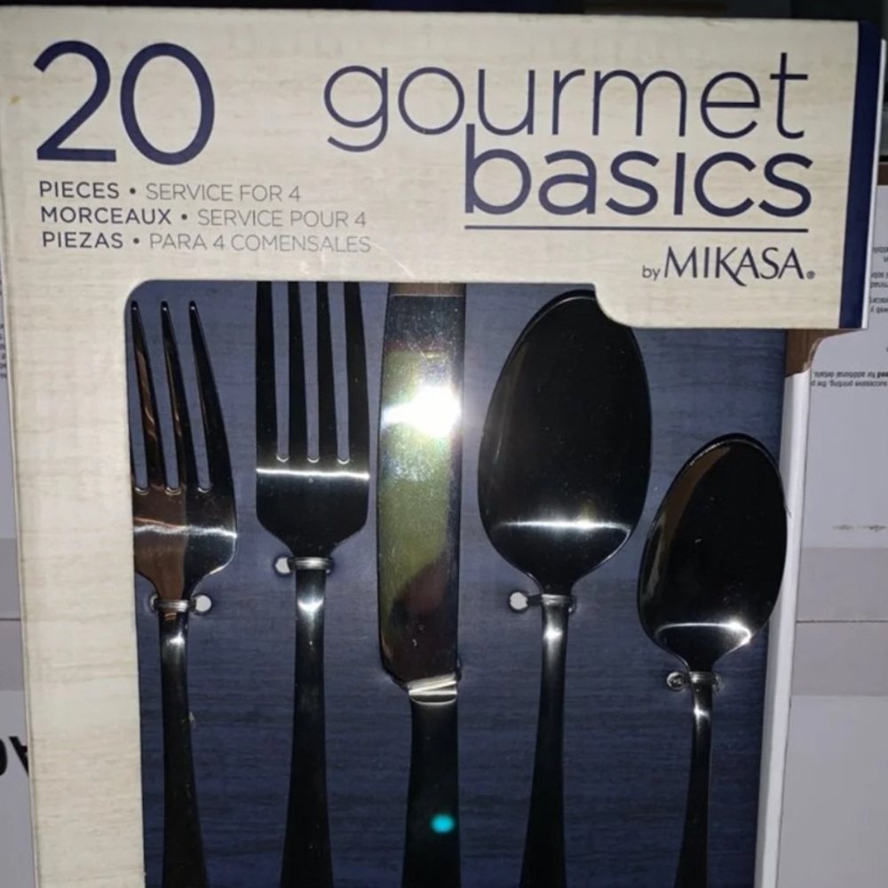 20 piece flatware set